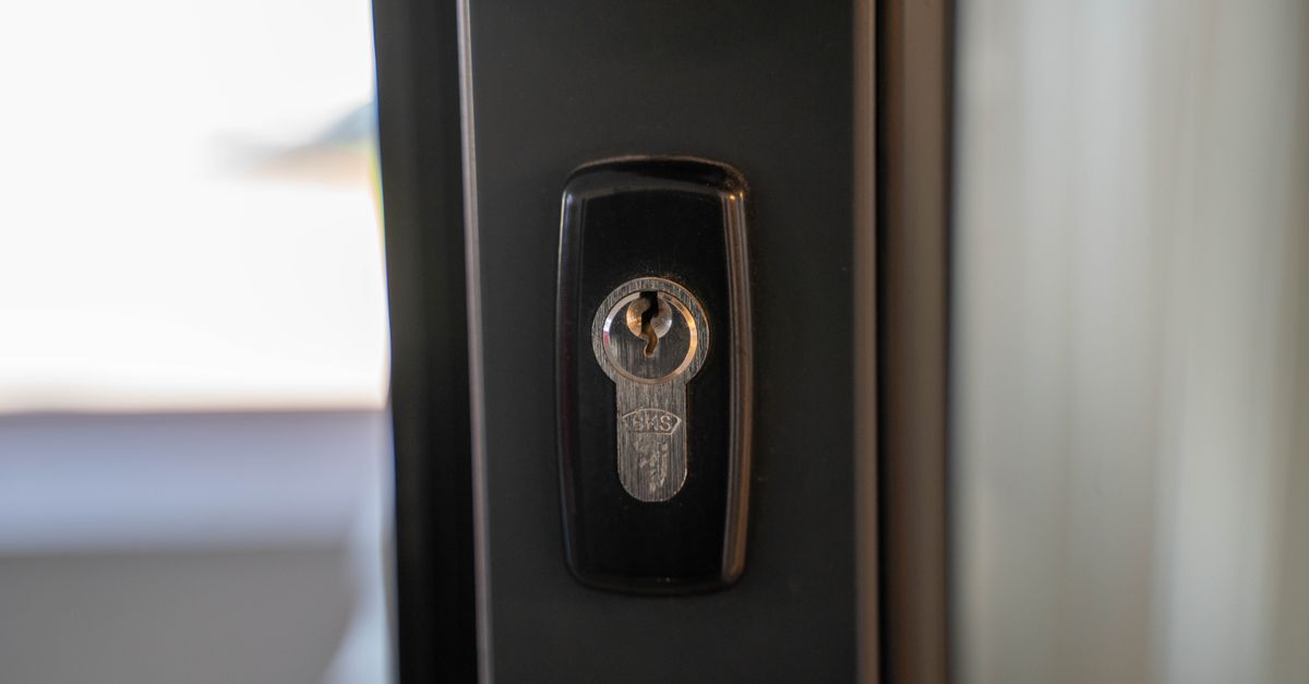 locksmith service technician — Burlington Locksmiths